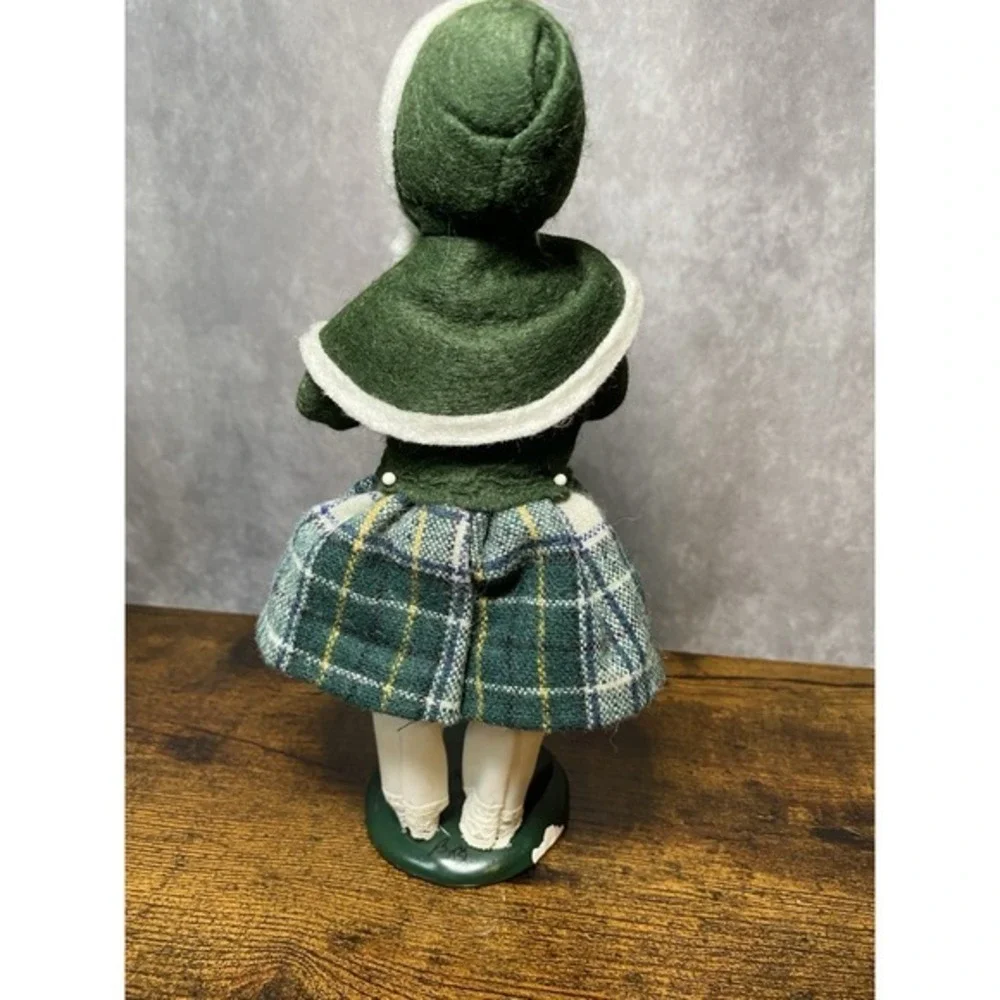 Vintage Byers Choice Carolers‎ Girl Doll Figurine With Bell Christmas 90s